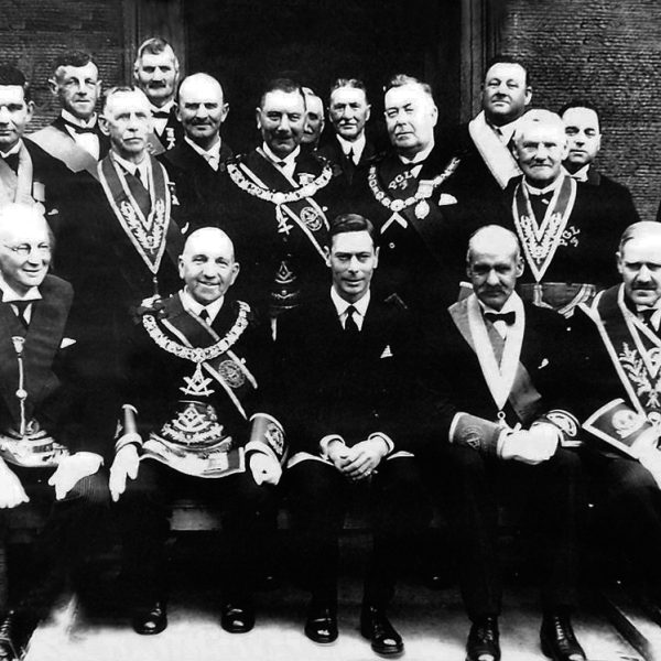 img_King_George_VI_with_Scottish_Freemasons